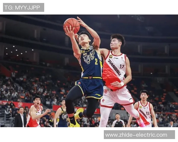 2015年CBA山东队与广东队激战回顾精彩瞬间与赛场亮点分析