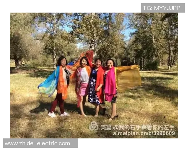 足球明星的魅力与美女粉丝的热情交织成的浪漫故事