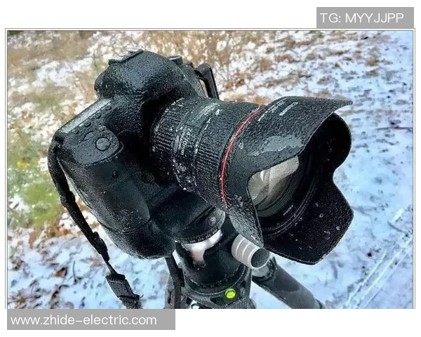 在雨中闪耀的足球明星是谁他如何在恶劣天气中展现卓越技艺